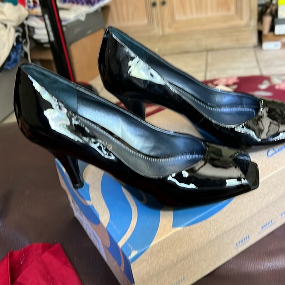 Arturo Chiang Perp Toe Patent Leather Heels in Black Sz 8 - Picture 2 of 11